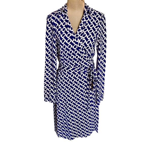Diane Von Furstenberg Dresses & Skirts - Vintage Diane von Furstenberg Y2K 100% Silk Iconic Wrap Dress Chain Print Luxury